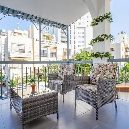 Downtown Apartment *